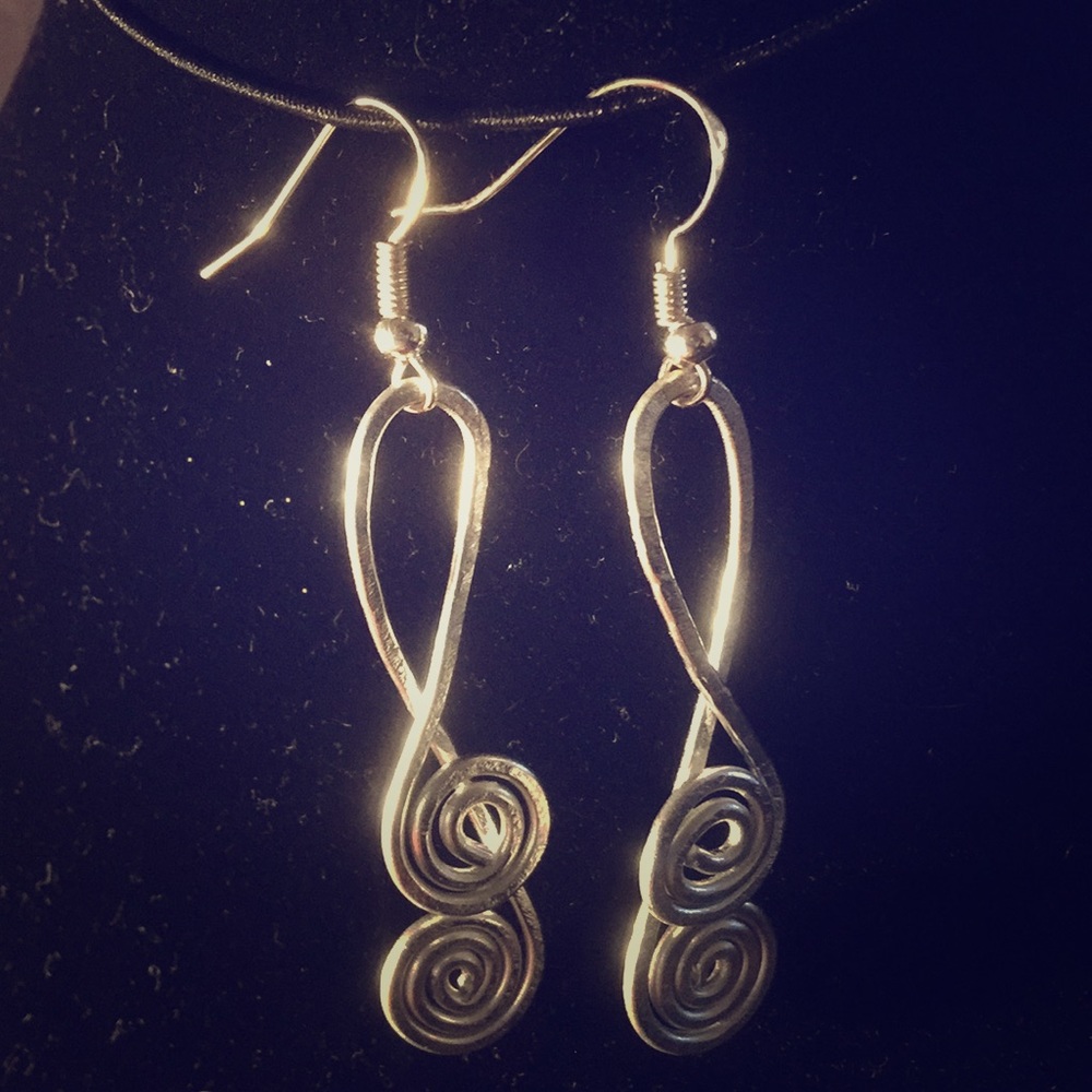 Coil loop earrings